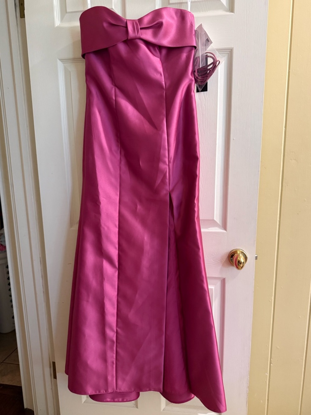 ALFRED SUNG TRUMPET GOWN
BOW CUFF STRAPLESS PRINCESS WAIST 
VIVID TEA ROSE